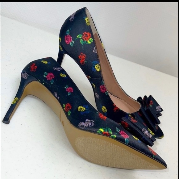 Betsey Johnson Black with Multi Color Flower Pumps - Picture 8 of 12